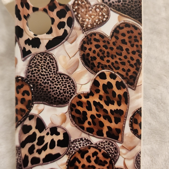 Stylish Phone Case Collection - Assorted Designs - Picture 7 of 9
